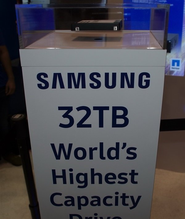 Samsung hard disk ssd 32 tb