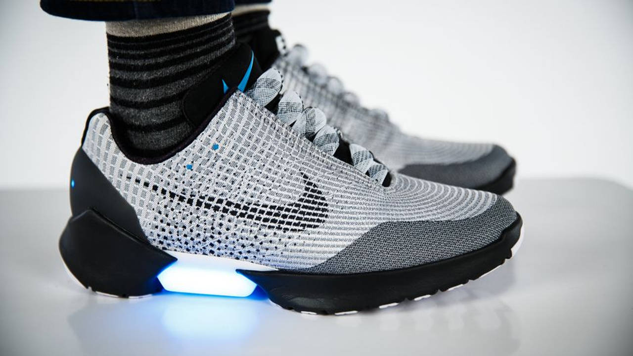 Nike HyperAdapt 2.0: nel 2019 le scarpe autoallaccianti avranno un prezzo  più umano - GizBlog